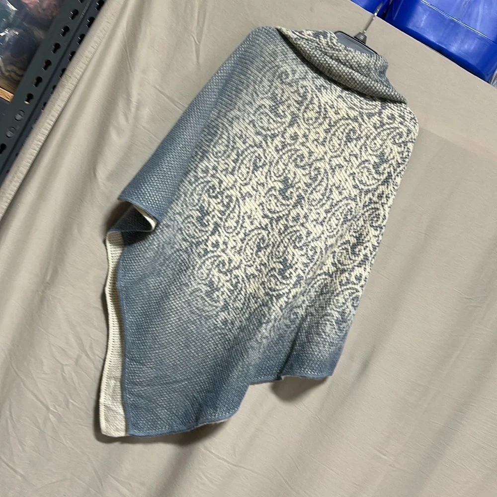 Zoe Madison Blue Paisley Turtleneck Knit Pullover Sweater Poncho Shawl Small/Med